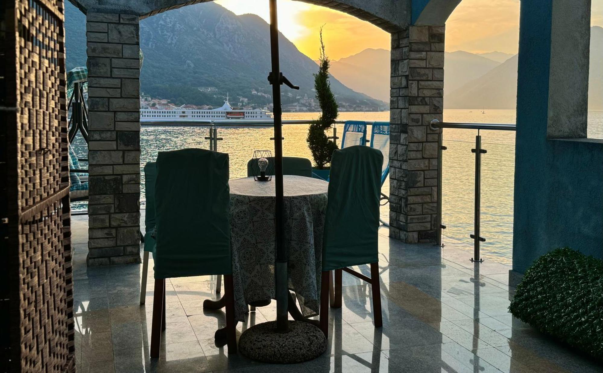 Aparthotel Maxim Kotor Exteriör bild