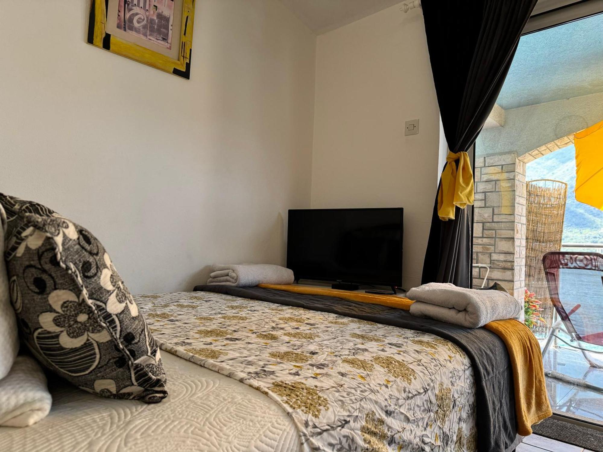 Aparthotel Maxim Kotor Exteriör bild