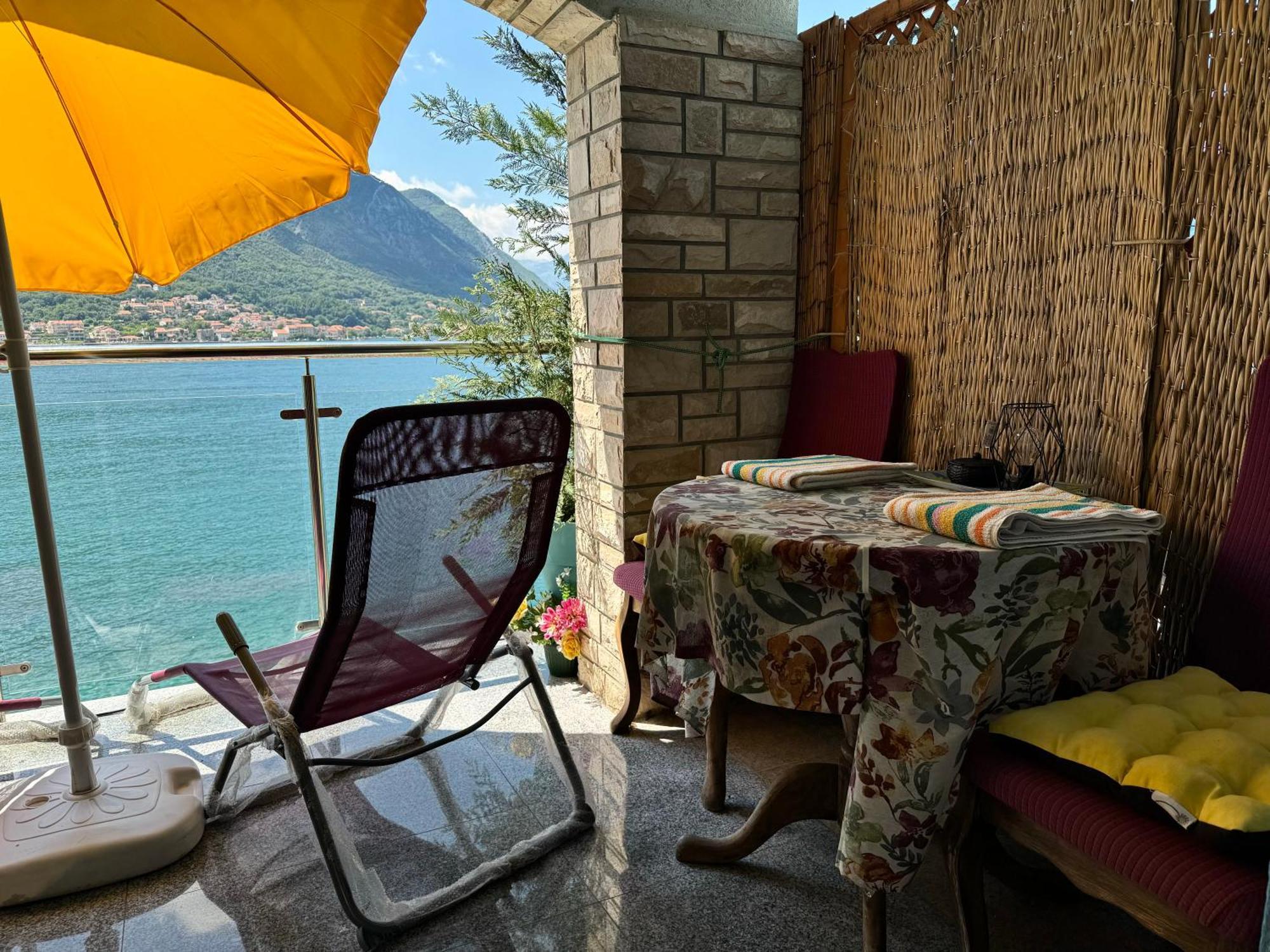 Aparthotel Maxim Kotor Exteriör bild