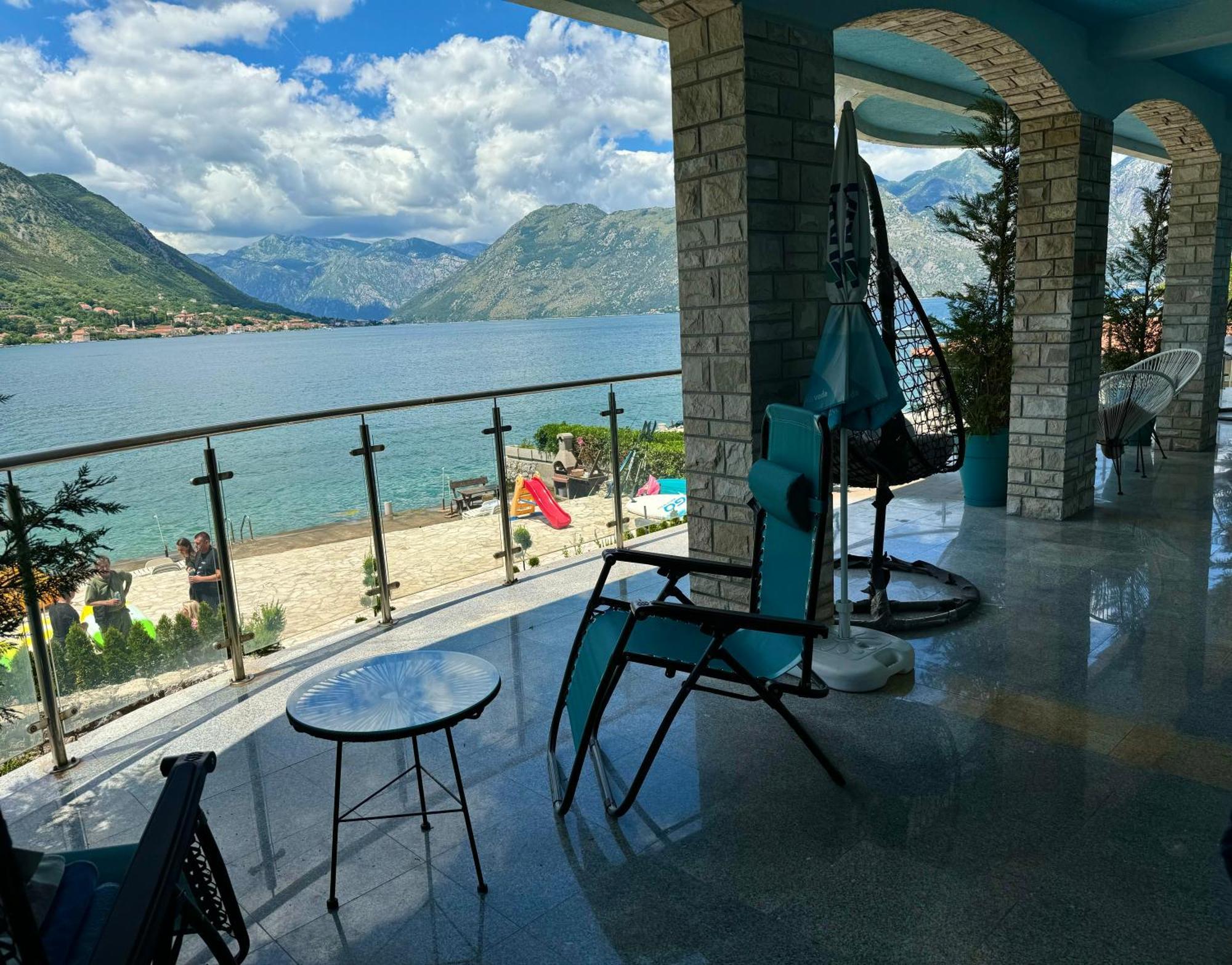 Aparthotel Maxim Kotor Exteriör bild
