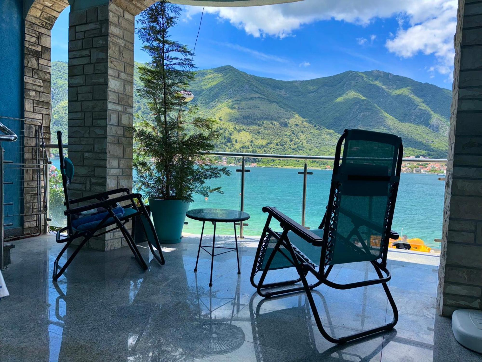 Aparthotel Maxim Kotor Exteriör bild