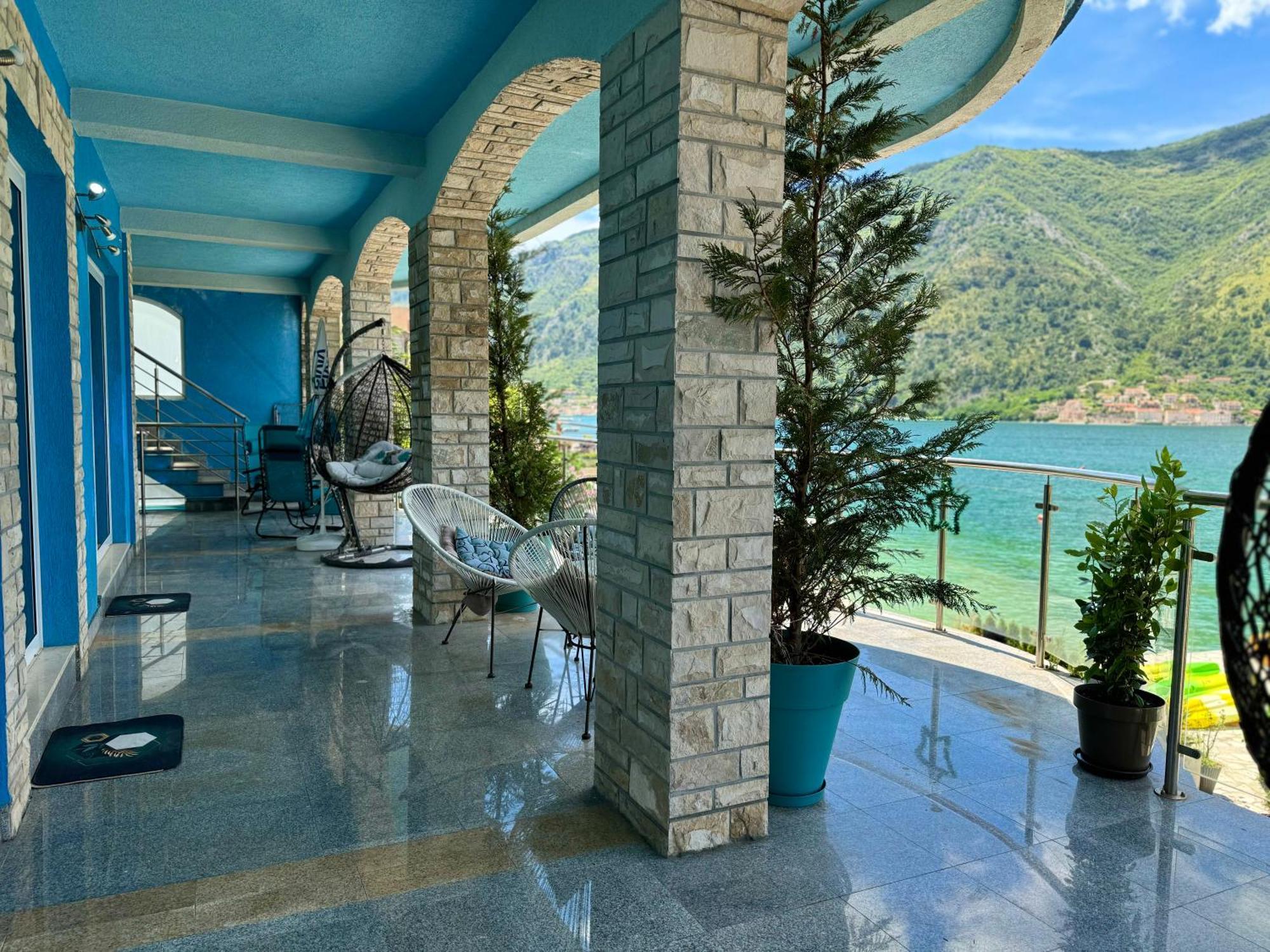 Aparthotel Maxim Kotor Exteriör bild