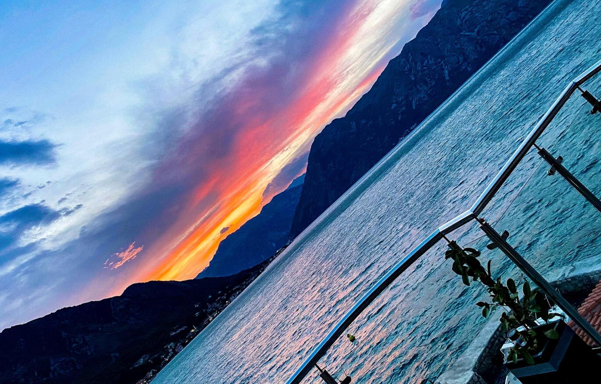 Aparthotel Maxim Kotor Exteriör bild